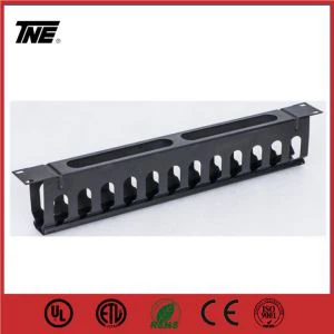 19 Zarządzanie kablami w szafie serwerowej